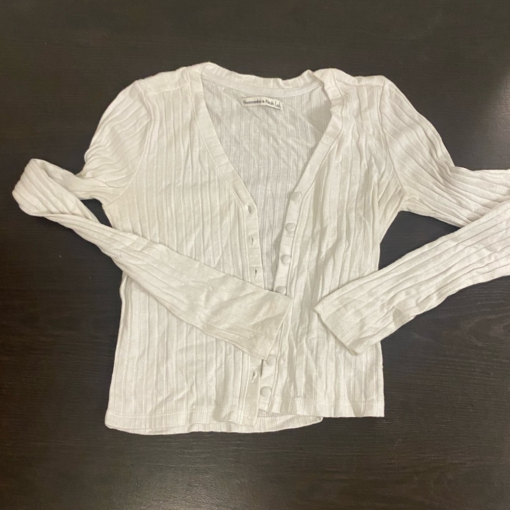 Womens Abercrombie & Fitch, white button down cardigan, size small.